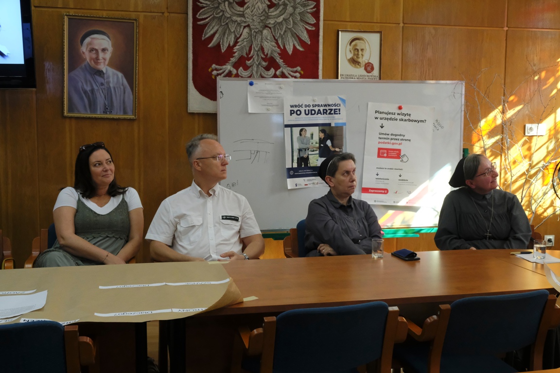 SPOTKANIE_W_URZĘDZIE_-STRATEGIA09