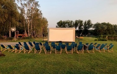 Kino przy brzegu