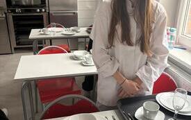 Szkolenie kelnerskie dla uczni&oacute;w Zespołu Szk&oacute;ł im. Emilii Sczanieckiej w Pniewach (5)
