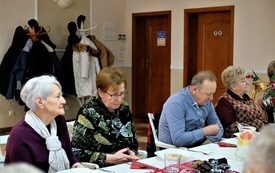 Świąteczne spotkanie u Senior&oacute;w 13