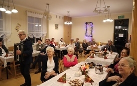 W świątecznym nastroju u Senior&oacute;w 15