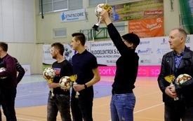 Derby Wielkopolski Red Dragons Pniewy-GI Malepszy Futsal Leszno   15