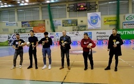 Derby Wielkopolski Red Dragons Pniewy-GI Malepszy Futsal Leszno   19