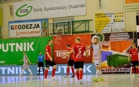 Derby Wielkopolski Red Dragons Pniewy-GI Malepszy Futsal Leszno   50