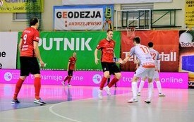 Derby Wielkopolski Red Dragons Pniewy-GI Malepszy Futsal Leszno   59