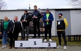 Kobiety i Faceci w Biegu 62