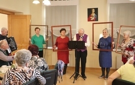 Dzień Kobiet i Mężczyzn u Senior&oacute;w 8