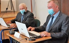 Sesja Rady Miejskiej Pniewy-maj 2021 (1)