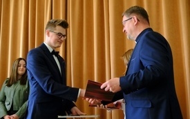 Pożegnanie maturzyst&oacute;w 13