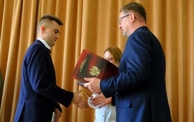 Pożegnanie maturzyst&oacute;w 16