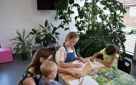 Zajęcia plastyczne w bibliotece 11
