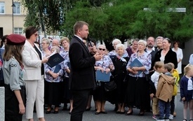 Uroczystości pod pomnikiem50