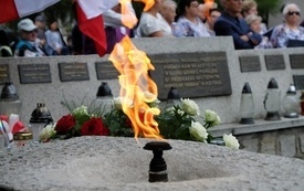 Uroczystości pod pomnikiem44