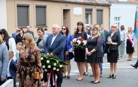 Uroczystości pod pomnikiem34