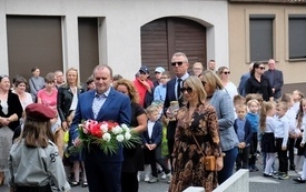 Uroczystości pod pomnikiem32