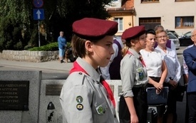 Uroczystości pod pomnikiem21