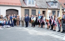 Uroczystości pod pomnikiem09