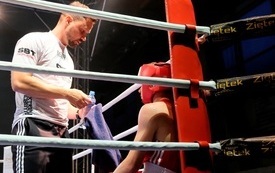 Gala Boksu049