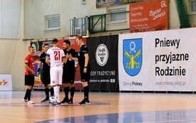 Mecz Red Dragons Pniewy z FC Toruń0101