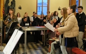 Przegląd Piosenki Maryjnej100
