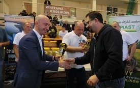 Wystawa Kr&oacute;lik&oacute;w001083