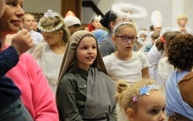 Korow&oacute;d Świętych001109