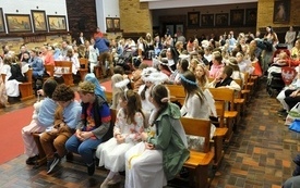 Korow&oacute;d Świętych001087