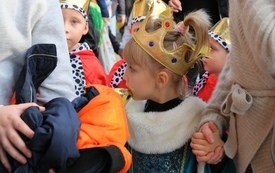 Korow&oacute;d Świętych001078