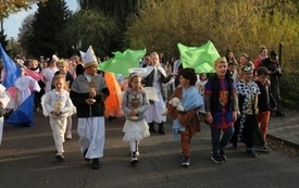 Korow&oacute;d Świętych001058