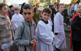 Korow&oacute;d Świętych001052