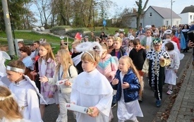 Korow&oacute;d Świętych001043