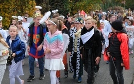 Korow&oacute;d Świętych001041