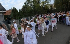Korow&oacute;d Świętych001034