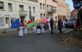 Korow&oacute;d Świętych001032