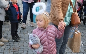 Korow&oacute;d Świętych001024