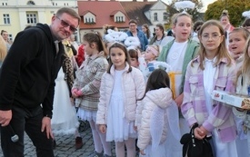 Korow&oacute;d Świętych001018