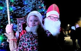 Rozświetlenie choinki na pniewskim Rynku 2022 (126)
