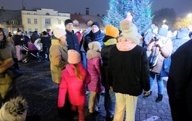 Rozświetlenie choinki na pniewskim Rynku 2022 (97)