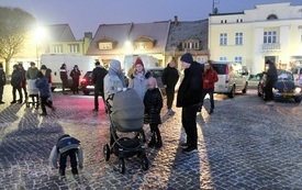 Rozświetlenie choinki na pniewskim Rynku 2022 (89)