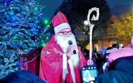Rozświetlenie choinki na pniewskim Rynku 2022 (86)