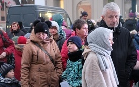 Rozświetlenie choinki na pniewskim Rynku 2022 (35)