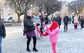 Rozświetlenie choinki na pniewskim Rynku 2022 (23)