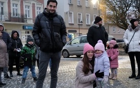 Rozświetlenie choinki na pniewskim Rynku 2022 (17)