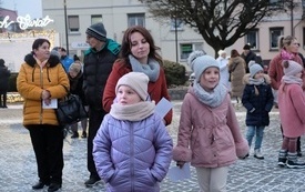 Rozświetlenie choinki na pniewskim Rynku 2022 (16)