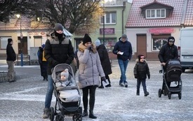 Rozświetlenie choinki na pniewskim Rynku 2022 (7)