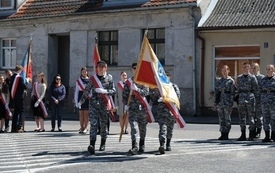 8 maja- uroczystość pod pomnikiem (59)