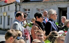 8 maja- uroczystość pod pomnikiem (38)