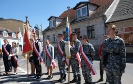 8 maja- uroczystość pod pomnikiem (5)