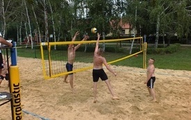 II Turniej w Siatk&oacute;wce Plażowej (6)
