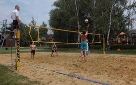 II Turniej w Siatk&oacute;wce Plażowej (3)